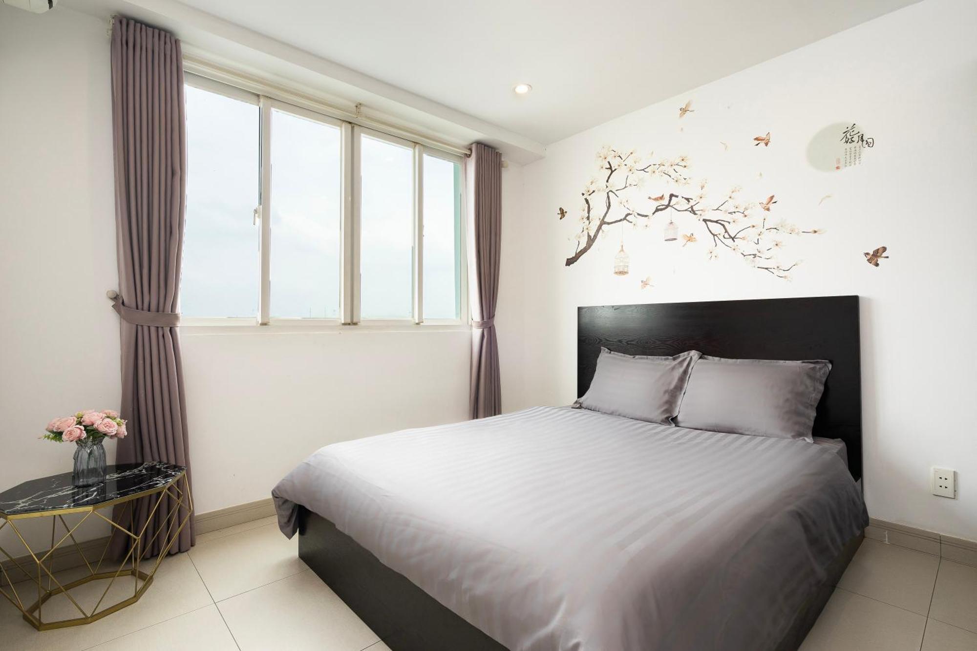 Big Two Bedrooms At The Center Apartment