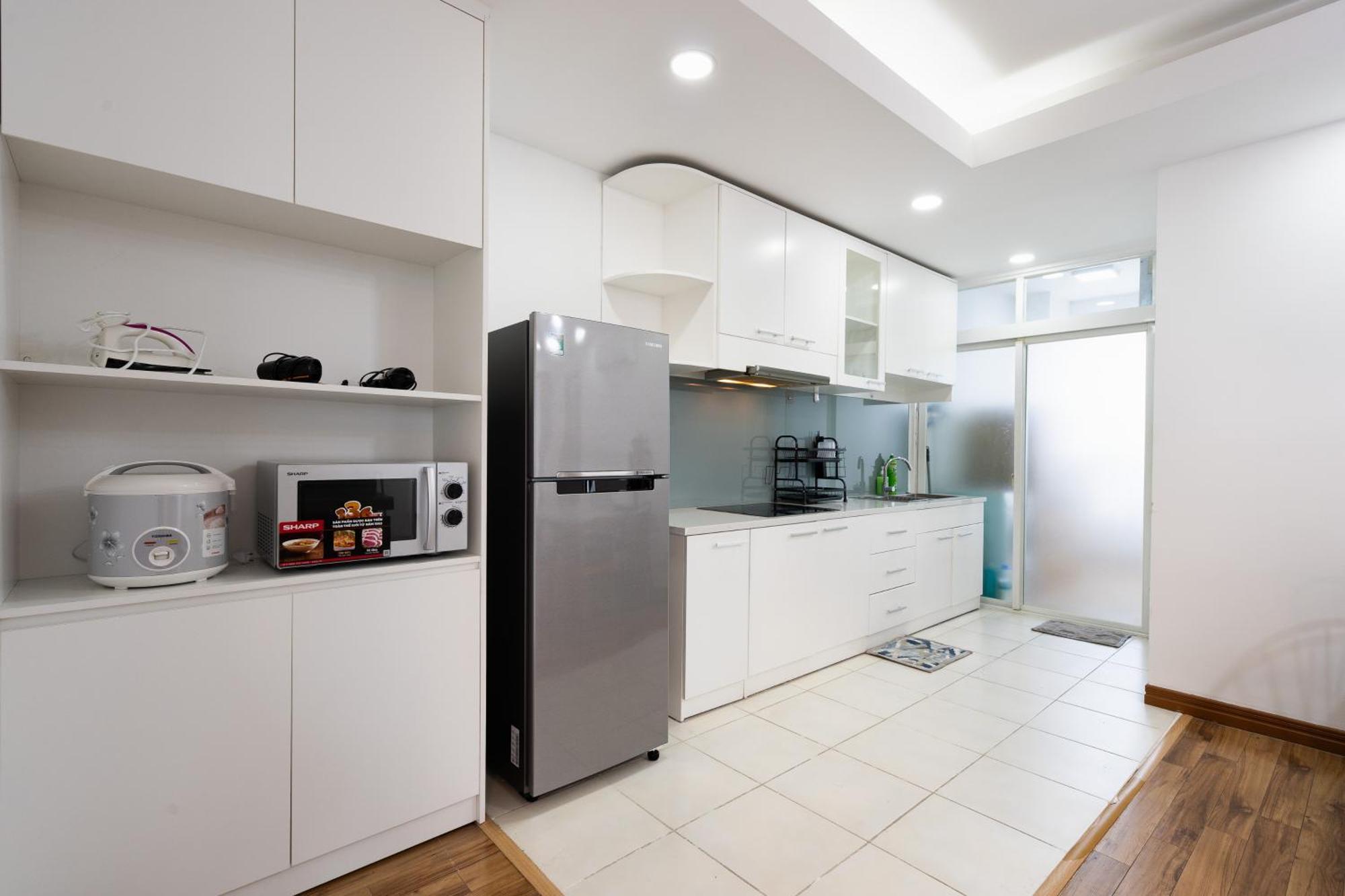 Căn hộ Big Two Bedrooms At The Center