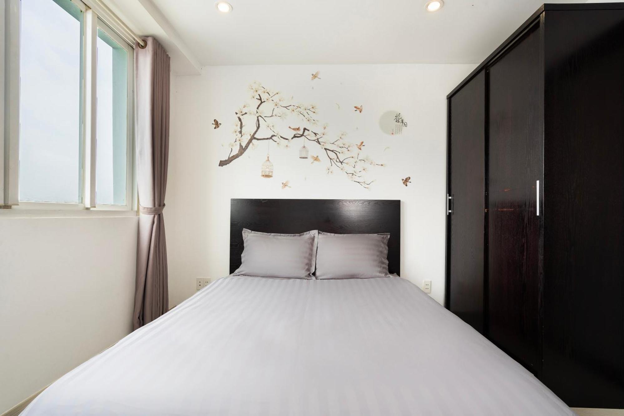 Big Two Bedrooms At The Center *