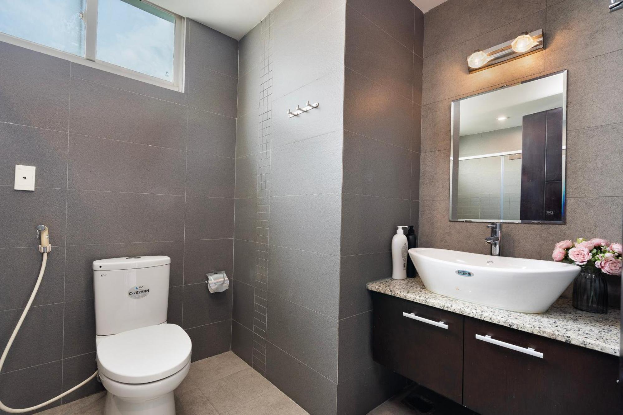 Căn hộ Big Two Bedrooms At The Center TP. Hồ Chí Minh
